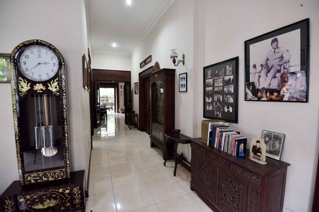 Ndalem Maharani Guest House Yogyakarta Exterior photo