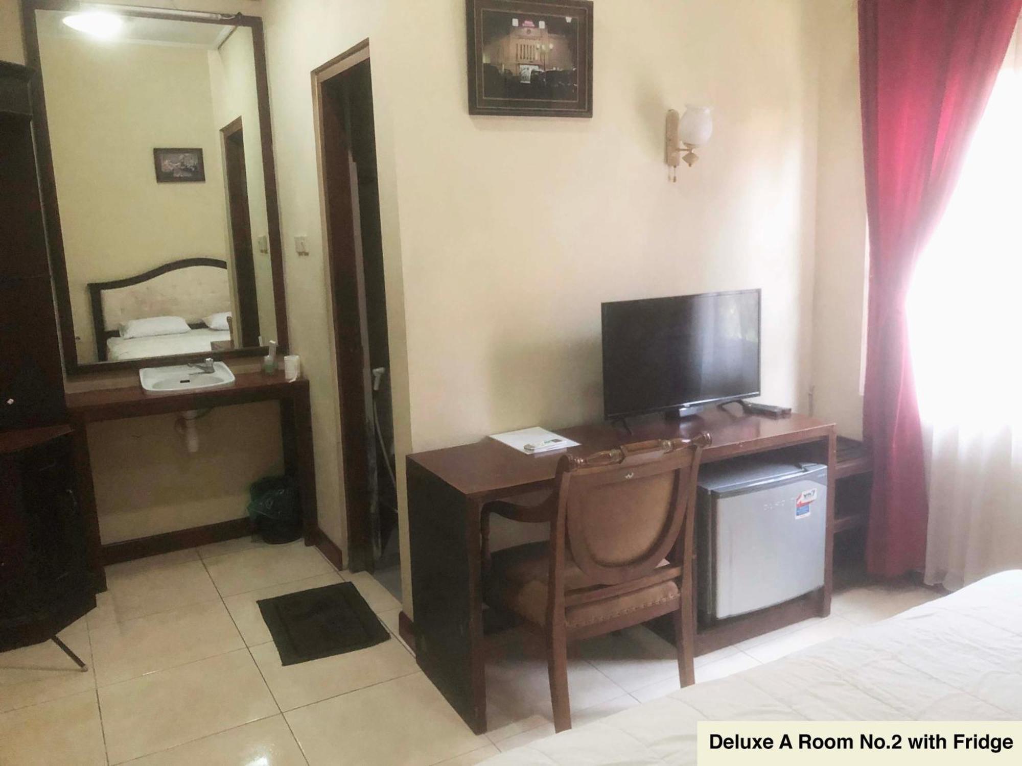 Ndalem Maharani Guest House Yogyakarta Exterior photo