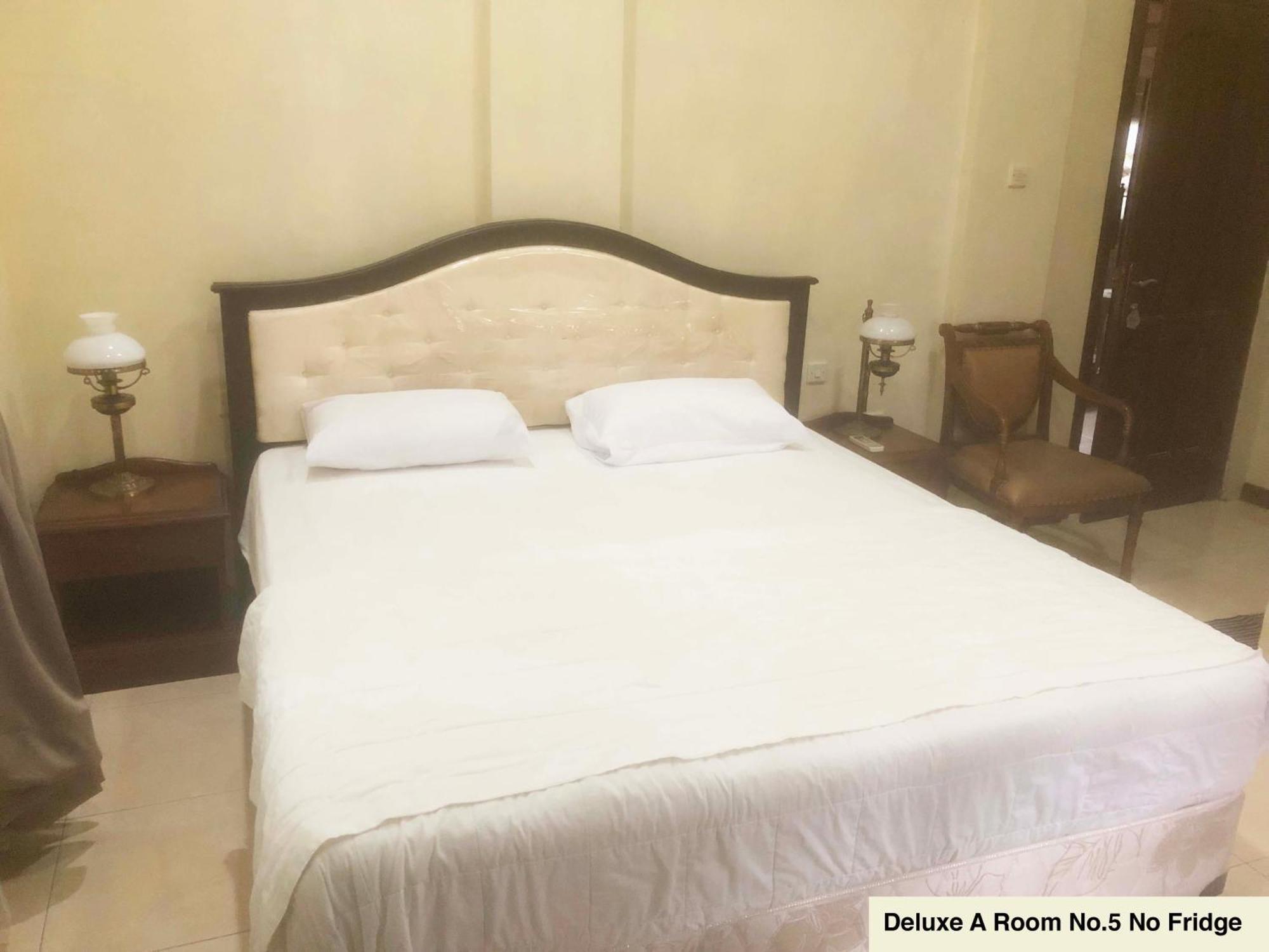 Ndalem Maharani Guest House Yogyakarta Exterior photo